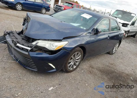 2015 Toyota Camry Hybrid Xle z USA, uszkodzony, nr VIN 4T1BD1FK4FU175330